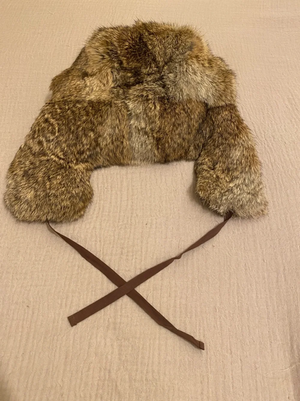 Bonpoint Rabbit Fur Trapper Hat in Natural Brown. Size 3